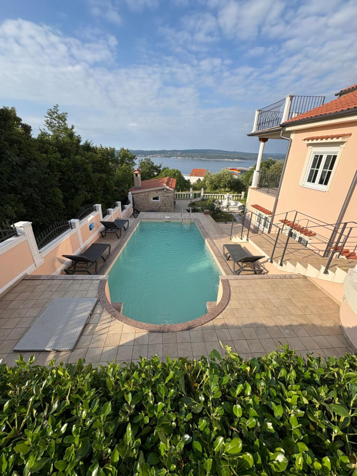 Mit Meerblick & Pool Crikvenica